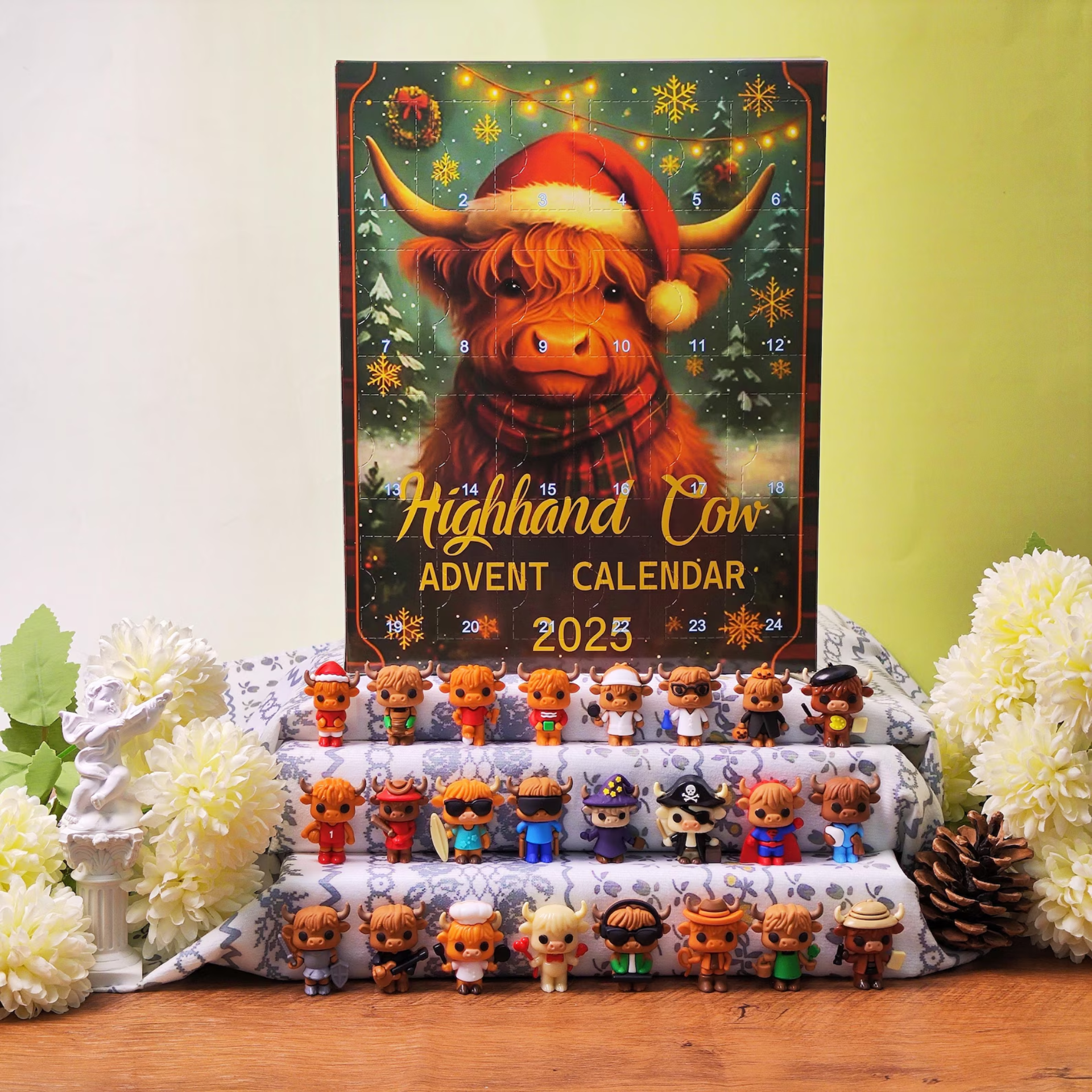 Highland Cow Advent Calendar: 24 Christmas figurines