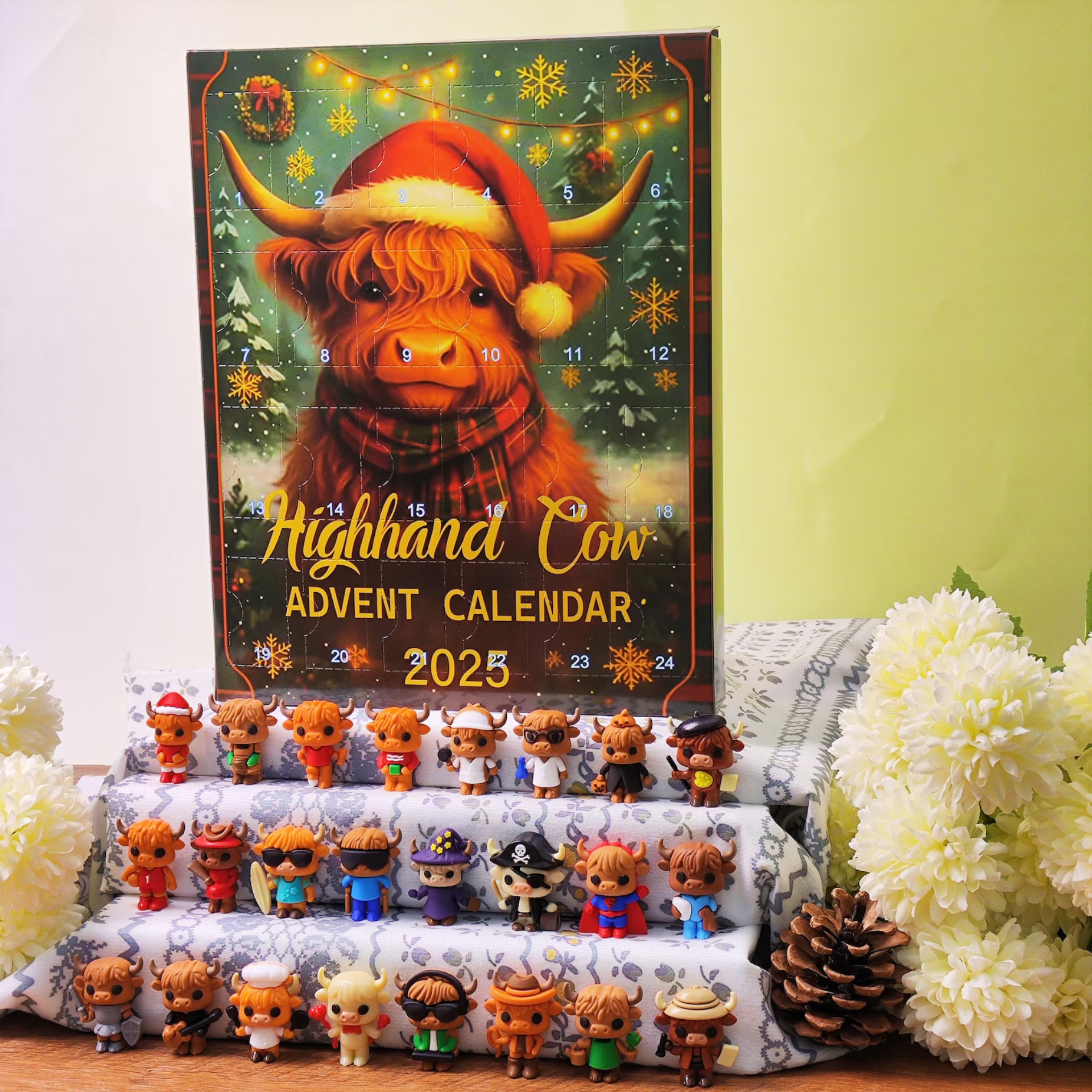 Highland Cow Advent Calendar: 24 Christmas figurines
